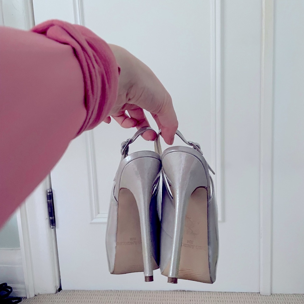 Silver stiletto, peep-toe, slingback US 5.5